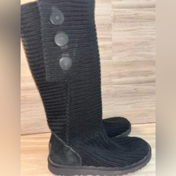 UGG black cable knit boots, button detail. Classic Cardy Boot - Picture 3 of 7